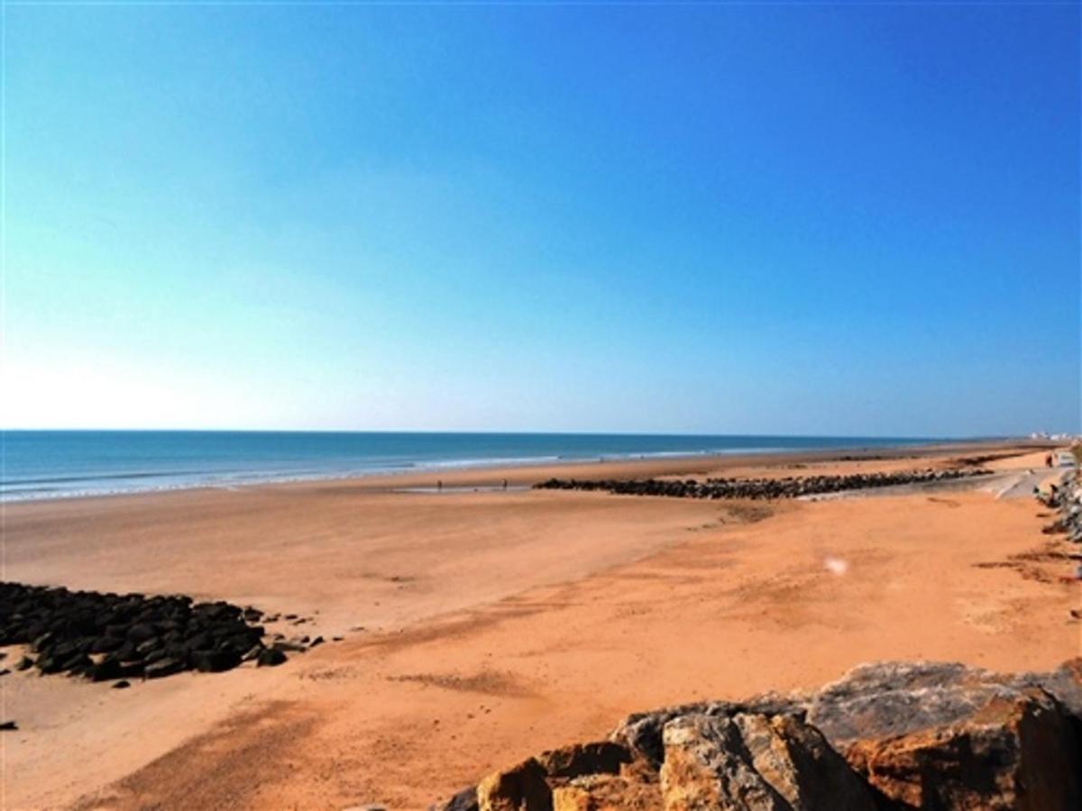 Appartement Plage Direct, 1 Chambre, 4 Couchages, Non-Fumeur - Fr-1-324A-23 Сент-Илер-де-Рие Екстериор снимка
